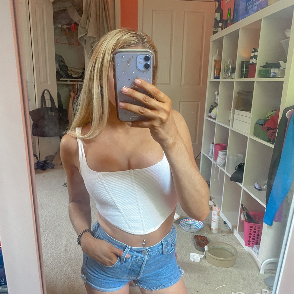 Levis Shorts - Picture 2 of 6